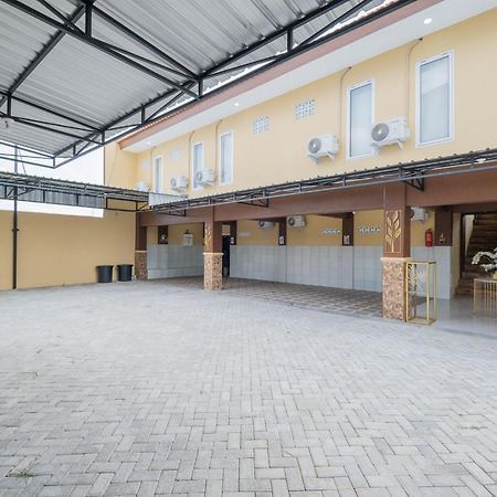 Reddoorz Syariah Near Rsud Dr Iskak Tulungagung Hotel Kedungwaru Екстериор снимка
