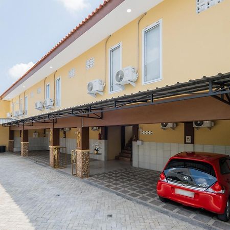 Reddoorz Syariah Near Rsud Dr Iskak Tulungagung Hotel Kedungwaru Екстериор снимка