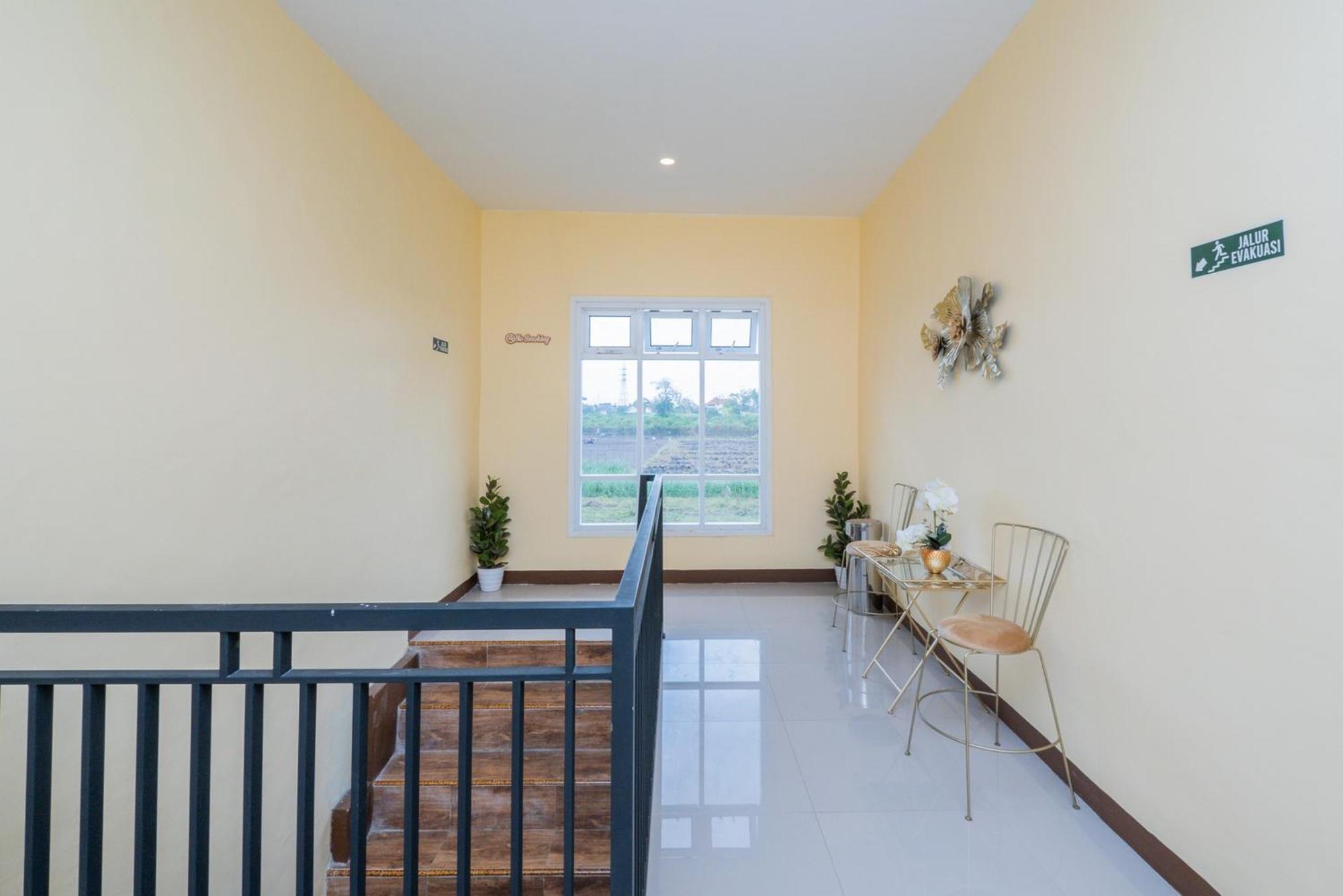 Reddoorz Syariah Near Rsud Dr Iskak Tulungagung Hotel Kedungwaru Екстериор снимка