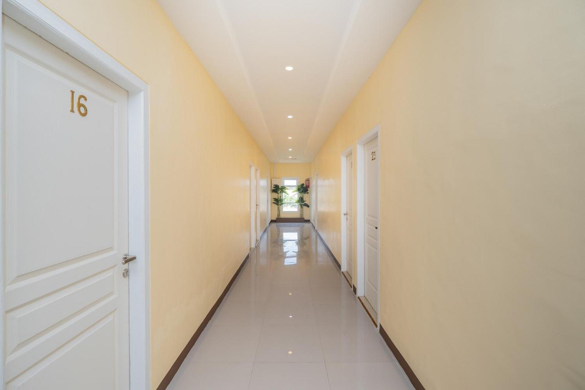 Reddoorz Syariah Near Rsud Dr Iskak Tulungagung Hotel Kedungwaru Екстериор снимка