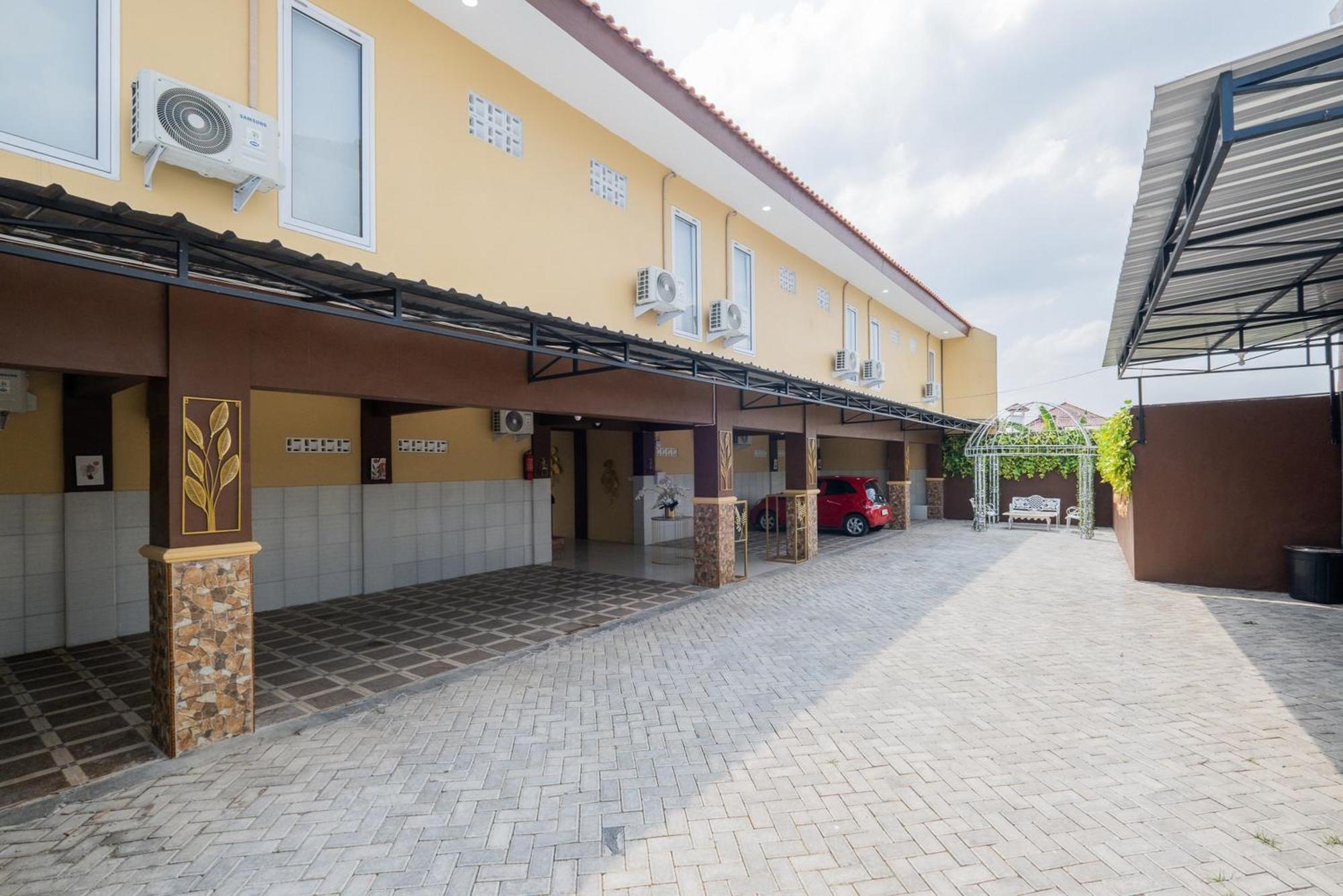 Reddoorz Syariah Near Rsud Dr Iskak Tulungagung Hotel Kedungwaru Екстериор снимка
