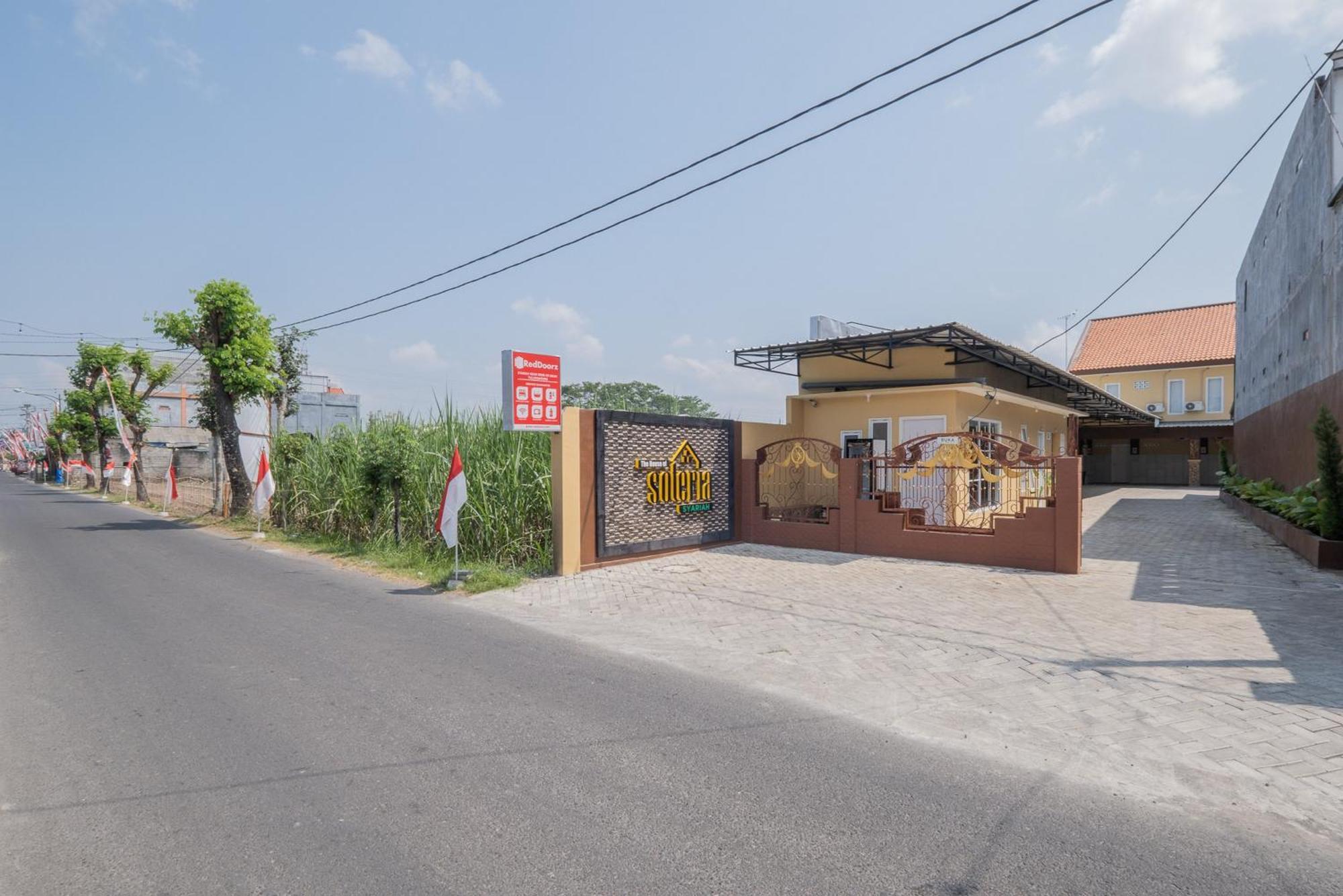 Reddoorz Syariah Near Rsud Dr Iskak Tulungagung Hotel Kedungwaru Екстериор снимка