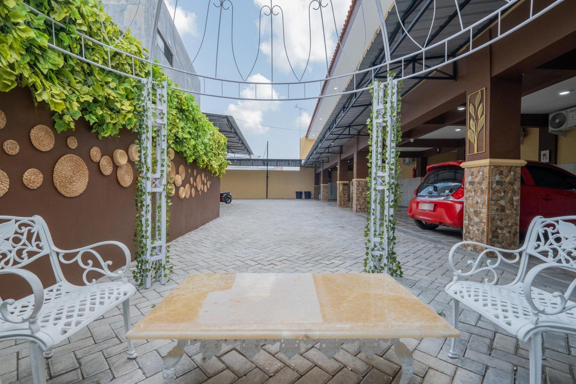 Reddoorz Syariah Near Rsud Dr Iskak Tulungagung Hotel Kedungwaru Екстериор снимка