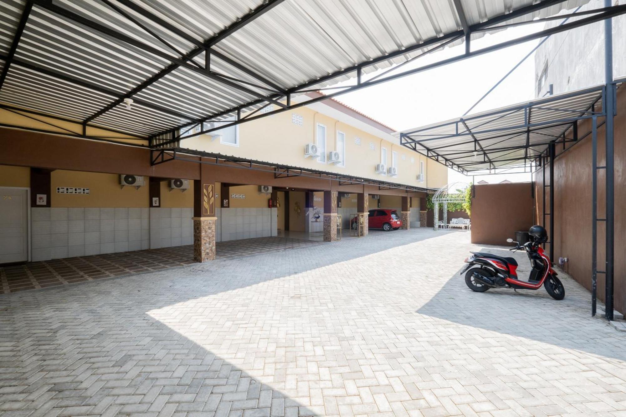Reddoorz Syariah Near Rsud Dr Iskak Tulungagung Hotel Kedungwaru Екстериор снимка