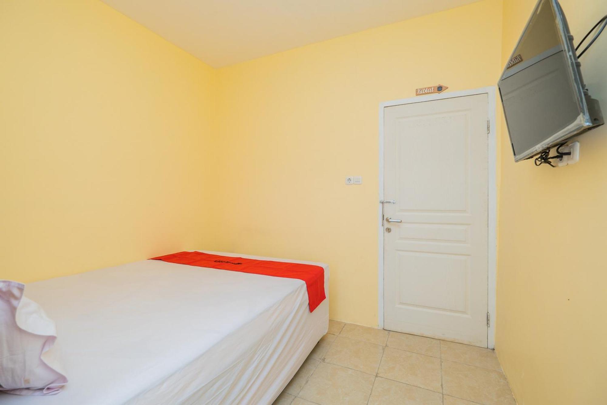 Reddoorz Syariah Near Rsud Dr Iskak Tulungagung Hotel Kedungwaru Екстериор снимка