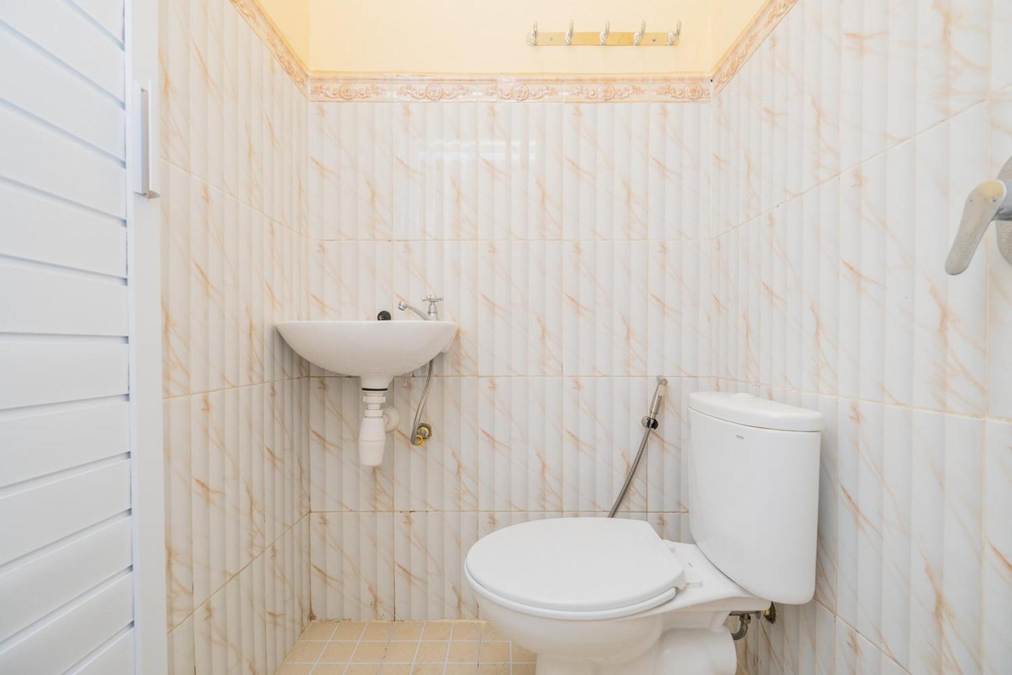 Reddoorz Syariah Near Rsud Dr Iskak Tulungagung Hotel Kedungwaru Екстериор снимка
