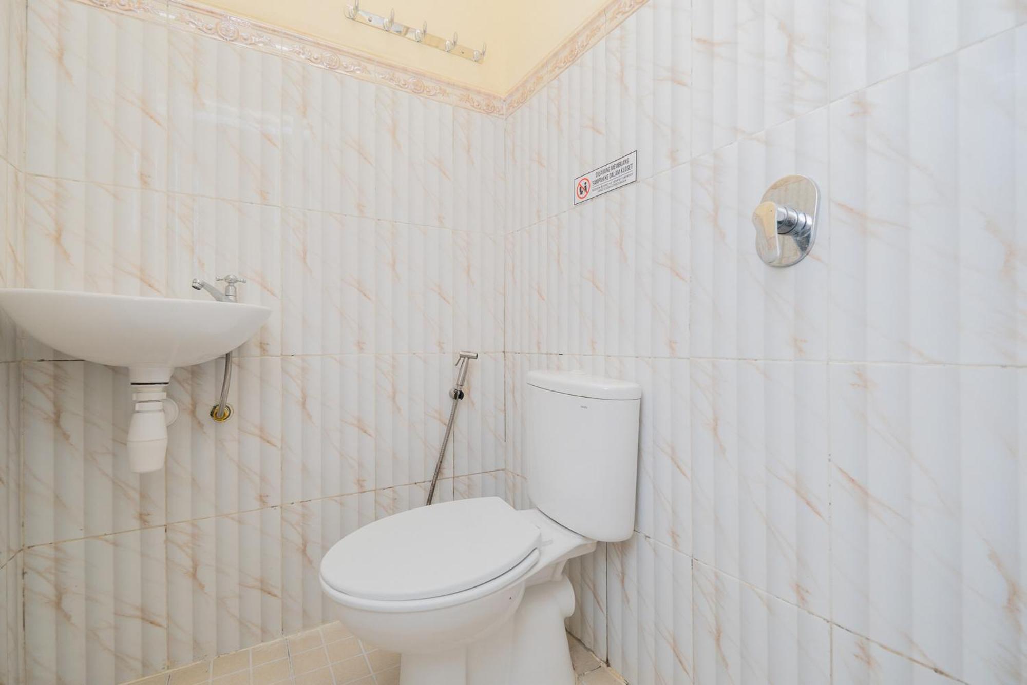 Reddoorz Syariah Near Rsud Dr Iskak Tulungagung Hotel Kedungwaru Екстериор снимка